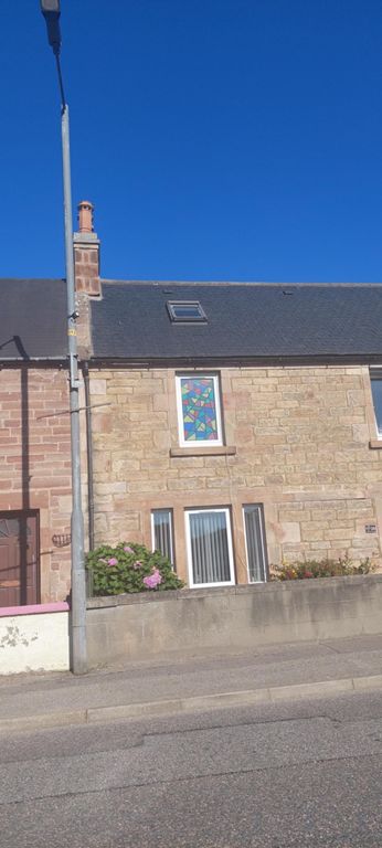 Look at the top window at Victoria House, 28 Novar Road.