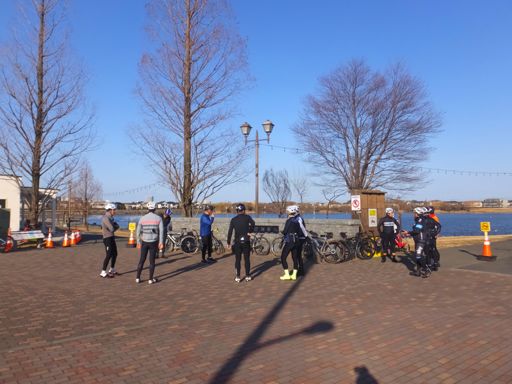 朝9時にレイクタウンへ。