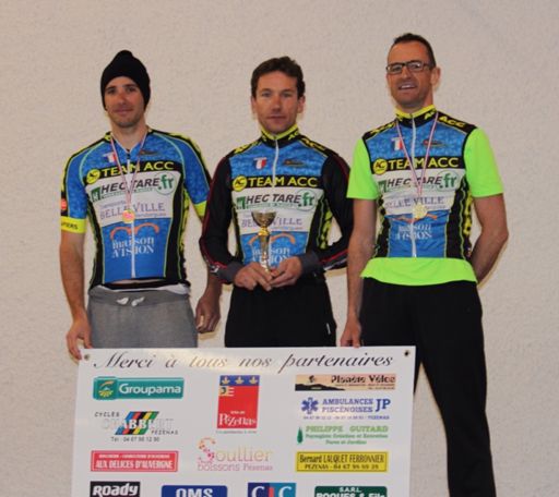 3 clandestins sur le podium😂😂