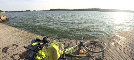 Paras tapa lopettaa kesäinen iltalenkki, hypätä uimaan mereen!