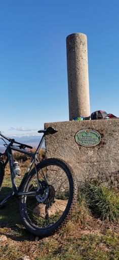 Vértice Geodésico sobre Placias
