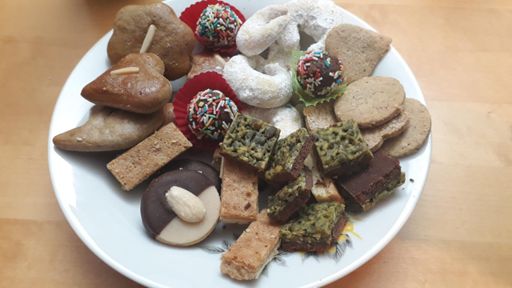 The girl prepares the best cookies... she's the love of my life! Since more than 31 years....