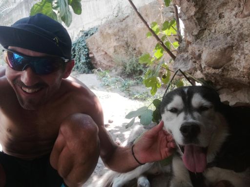 Χαρούμενος ο σκυλακος - προπονητής μου για τη αποδοτική προπόνηση σήμερα!