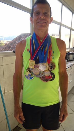 Várias medalhas conquistadas com  Mountain Bike e Futebol Máster.