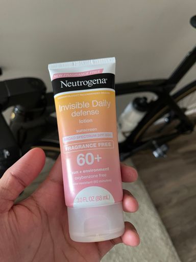 This SunScreen 🧴 had me Taking shower 🚿 of my Sweat 🧂, not Recommended for Grp rides! Sorry boys! 