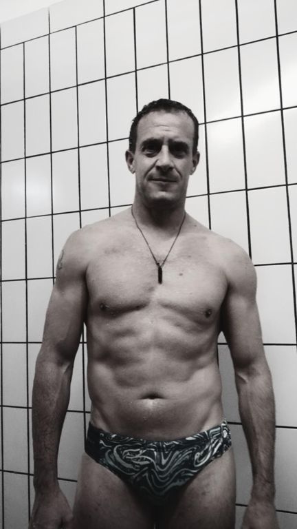 Natación de noche
300cal+8x50 tec+3x100 Z2+10x50(1s1f)+300s+100vc