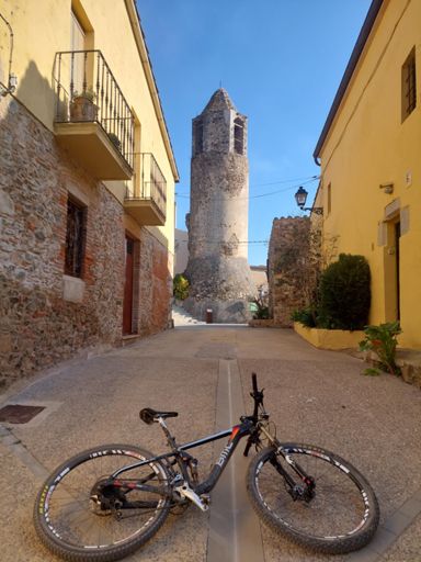 Brunyola (capital de l'avellana a Girona)