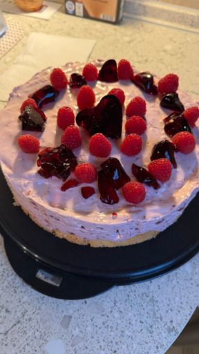 Leckere Himbeer-Sommertorte…