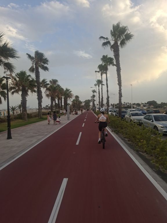16k 🚴🏻♀️