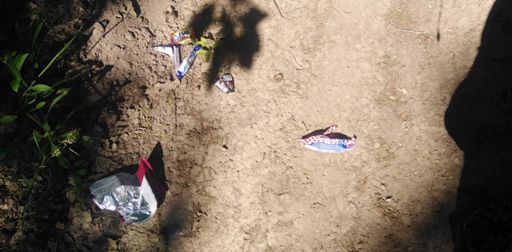 Egészségedre!Hogy akadt volna a torkodon!(Cserépfalu után a legelő felé, ezt is fölszedtem). Ódor várnál is egy csapat tini,ők is hagytak némi szemetet maguk után... amit lehoztam.