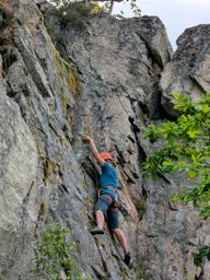 Escalade roche de Boslimpré
