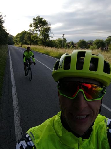 Opuchlý se snoplem u nosu v 6:20 hod 😲