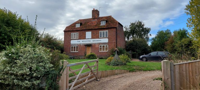 Private dwelling,  former pub.
http://www.dover-kent.com/2014-project-b/Mounted-Rifleman-Luddenham.html