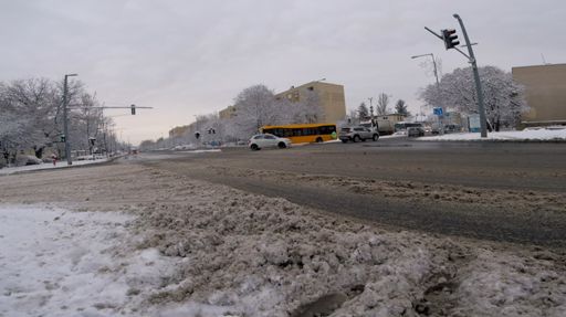 Andor utca letakarítva, a Tétényi az még nem. 