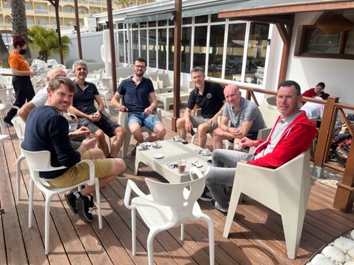 Petit café ☕️ en terrasse après le déjeuner 🥗