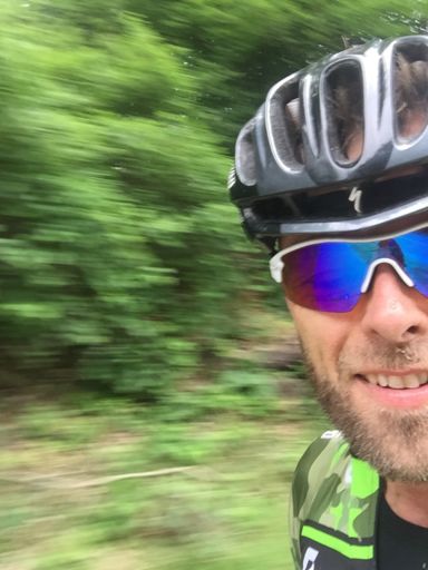 Glad med snot i skægget:-)