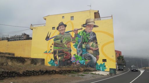 Tremendo mural -de bonito y de grande- en el cruce de la Cruz Santa
