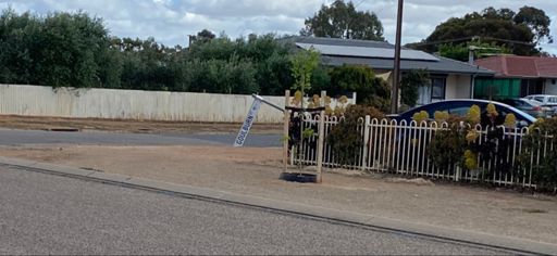 Go home streetsign, you’re drunk 🤣