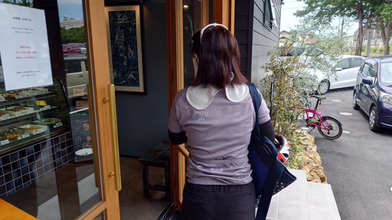 いつも暑そうなの着てるので、今日はジャージ貸してあげた。