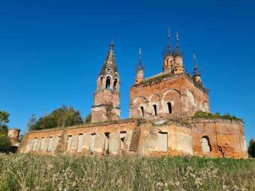 Приимково. Богородице-Рождественская церковь вечером.