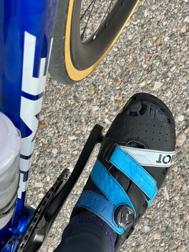 Nicht wirklich das selbe blau, aber sonst gab es nur mehr schwarz. 