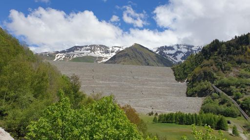 Col de la Croix de Fer, Barrage de Grand Maison