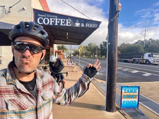 Drizzle gone, still cold though.  Stopped off at every town for a fatty, salty, sugary meal. Get in ma belly