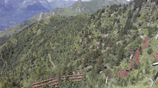 Chemin de la montagne fleurie menant à Bareges