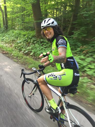 Manny...with cat-like reflexes evades the no-good auto-bot Pilots!!!