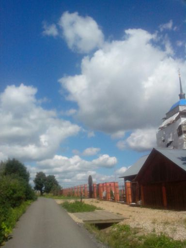 Заехал в какую-то пердь.