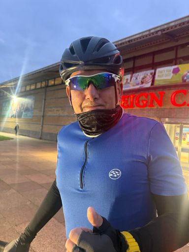 Good to see Brian!…. Brian had just got back from Alaska and jumped on his bike to ride He forgot to take of his snow ⛄️ clothes! 😂😂😂