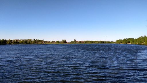 На озёрах шикарно. Но ветер, иногда даже холодный.