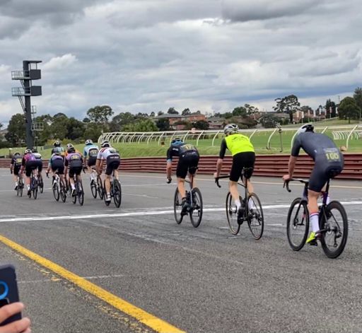 What’s the 1st placegetter doing behind our breakaway  marshal?