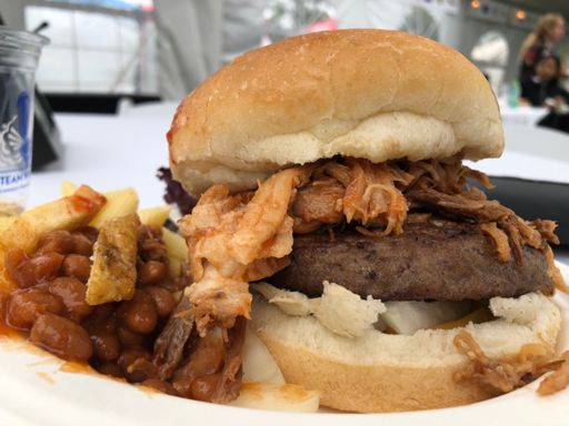 Yes, that's a hamburger with pulled pork. Mmmm