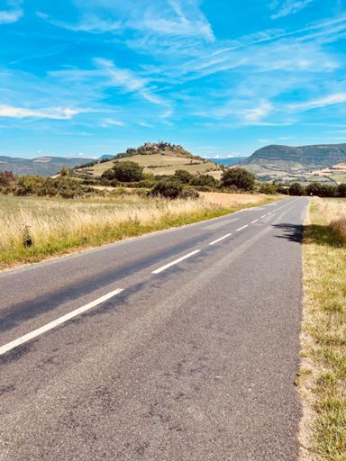 Vue sur village de Luzençon