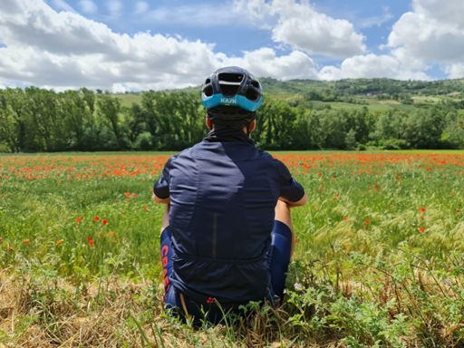 “Ognuno ha il proprio passato chiuso dentro di sé come le pagine di un libro imparato a memoria e di cui gli amici possono solo leggere il titolo.”
Virginia Woolf