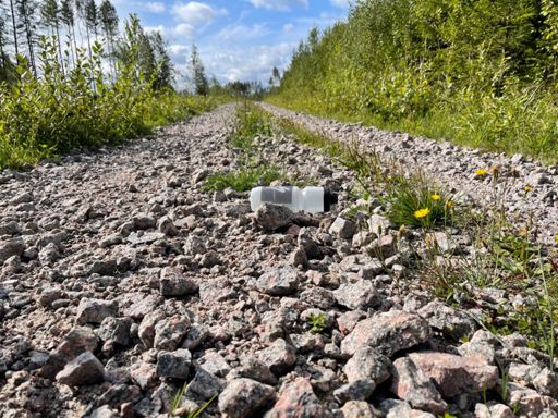 Det började lite tufft med knytnävsstora stenar som fick flaskorna att flyga ur sina hållare 😀