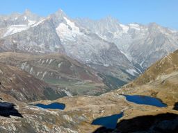 lacs de fenêtre depuis le col saint Bernard