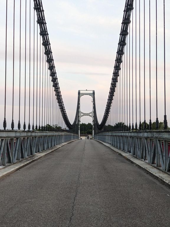 Bridge at La Reole was closed to motor traffic making the campsite just across the river really quiet!