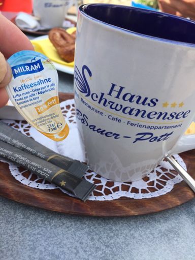 Grüße an die Kaffee-Kuchen-Fraktion