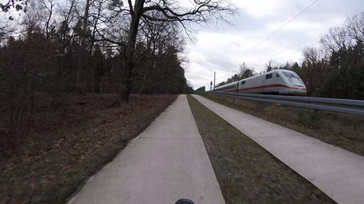 Schon wieder das Rennen gegen den ICE verloren :-))