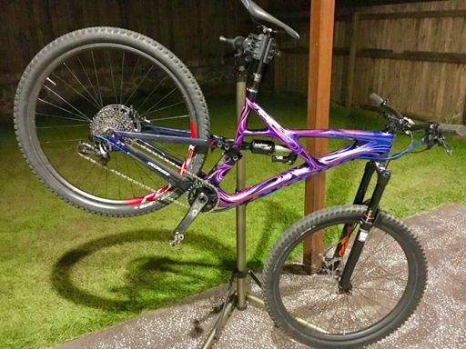 She had a Little Polish ..❗️