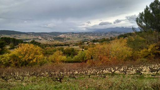 Le Ventoux dans les nuages presque noir