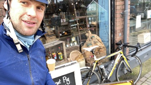 Trusty old Gurmet pig, nowhere else open 🙂