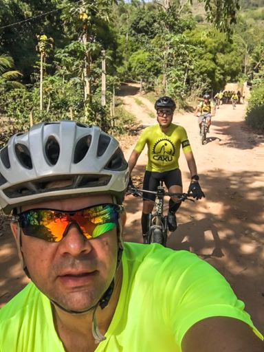 Dias das crianças… Tinha que ser nesse dia, pois como uma criança transbordando alegria estava meu grande amigo Orelha retornando aos pedais.