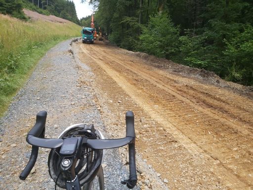 Daar rechts moet je niet komen als je niet van vieze fietsen houdt 🙈🙈🙈