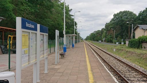 Przystanek kolejowy w Boszkowie - widok w kierunku Zbąszynka