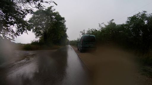 14:00  Esik.  És nem szemerkélt.  :(