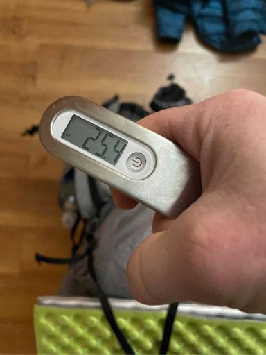 The first day had a reasonable start weight, since I only had to carry 2L of water to the first water source at mile 17.