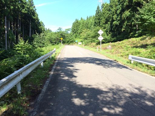 ツラくて木陰で休憩。